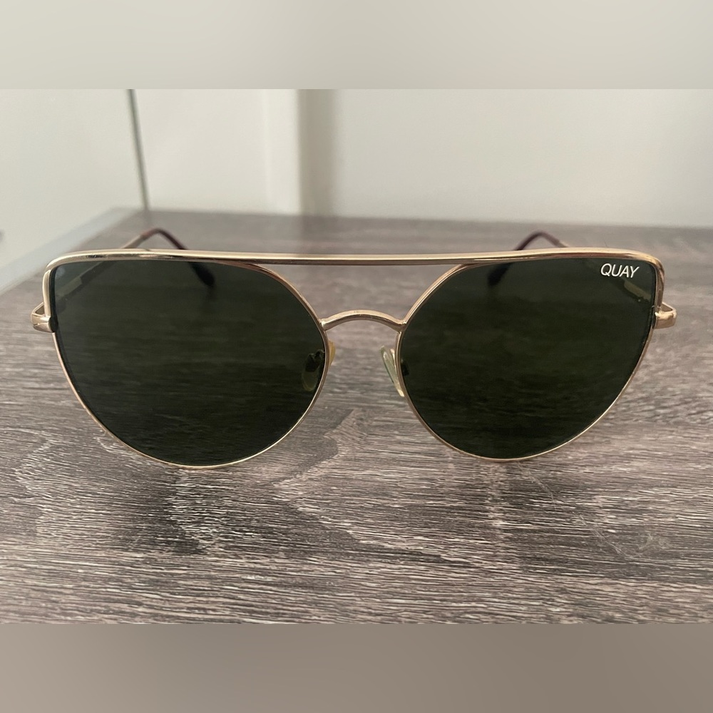 Quay Australia Cat Eye sunglasses. Worn so there are some scratches on left lens